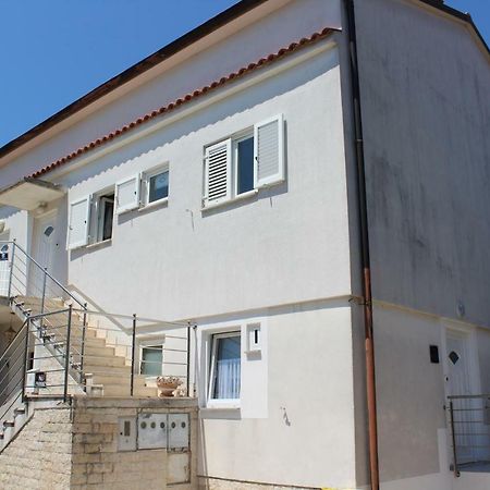Apartment Tip Top Ровин Екстериор снимка
