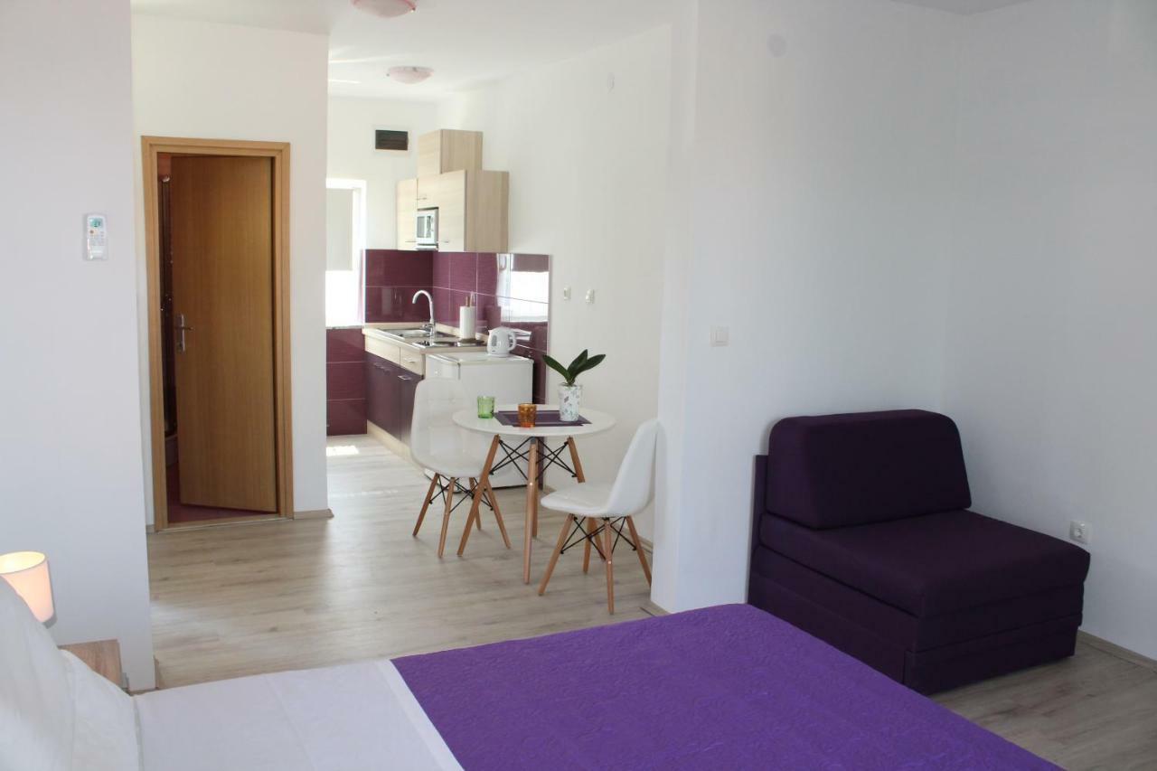 Apartment Tip Top Ровин Екстериор снимка